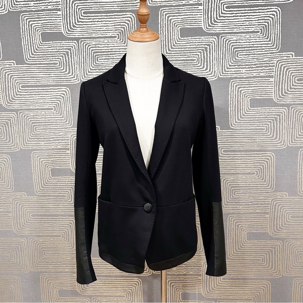 THEORY Antonio B Classical Women’s Blazer in Black